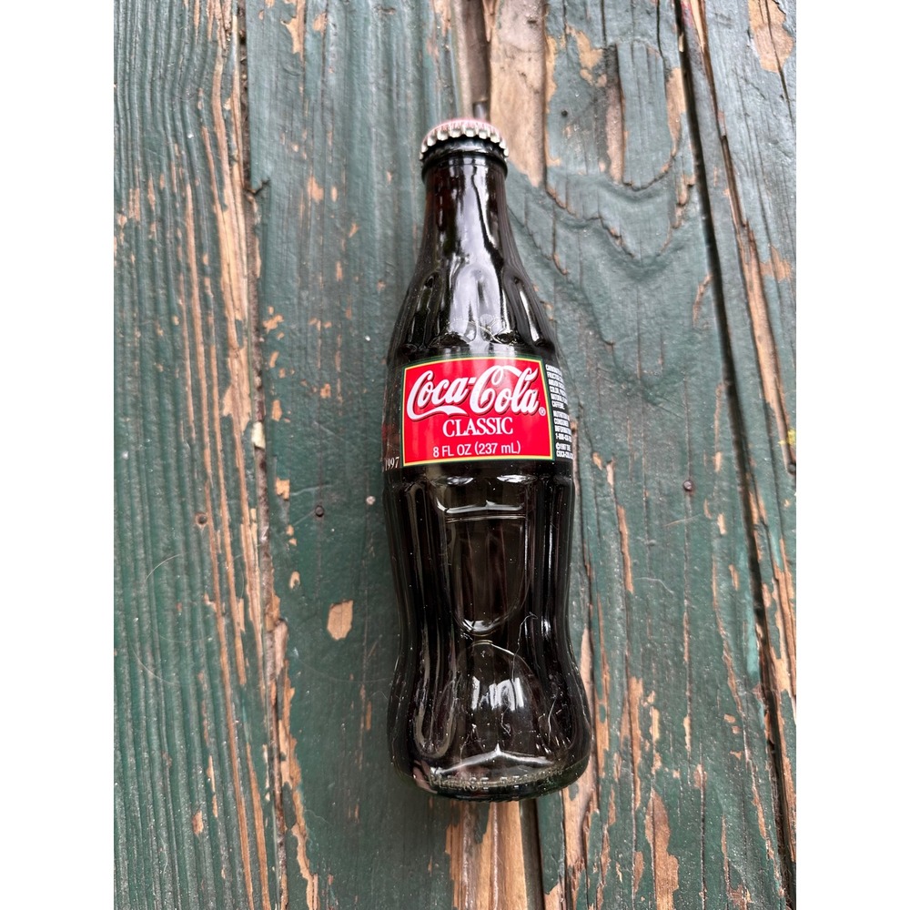 Vintage 1997 Coca-Cola Classic Christmas Santa Glass Bottle 8oz Sealed